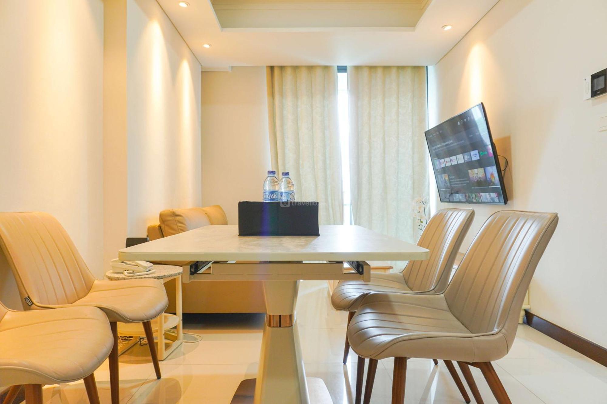 And Warm 2br Casa Grande By Travelio * Jakarta